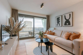 Huswell - Modern apartment close to beach with communal pool